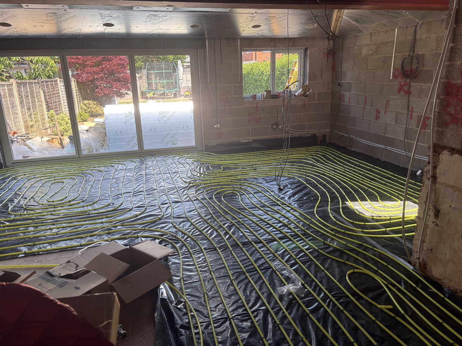 Large underfloor heating installation